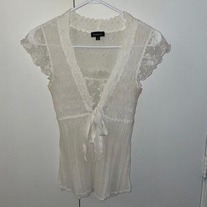Adorable white small white ruched v neck lace top with eyelet sleeves